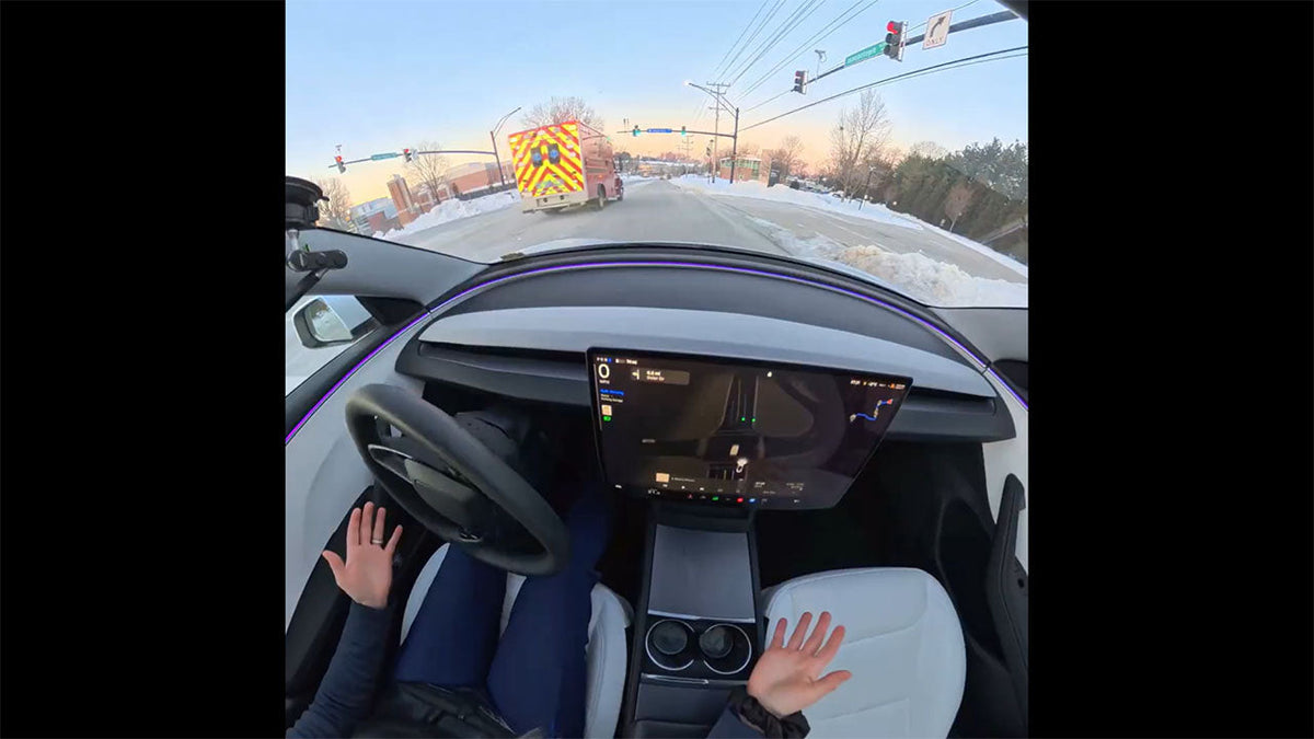 Tesla FSD hears and reacts to an ambulance before the human driver (vi – EVANNEX Aftermarket Tesla Accessories
