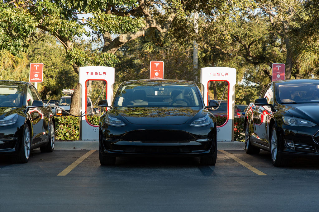 How The Tesla-Ford Partnership Pressures GM, Others