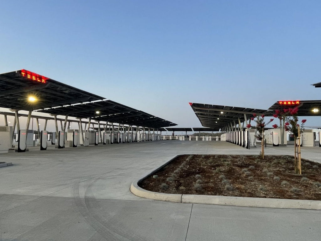 Tesla’s New 164-Stall Supercharger in California Runs Fully on Solar Power