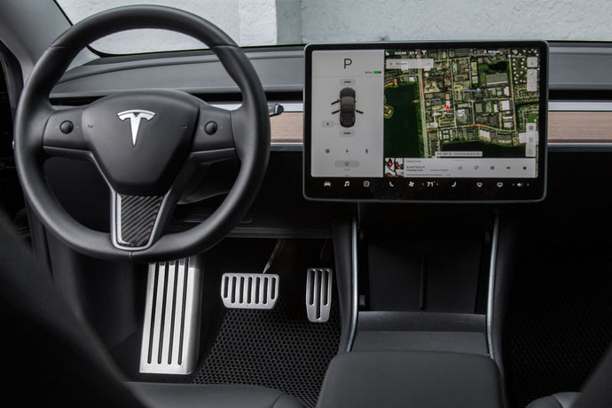 What Size Are The Touchscreens In Tesla’s Cars?