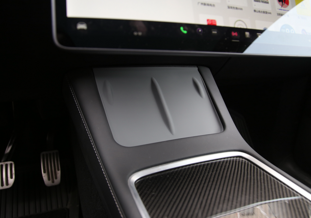 Anti-Slip Silicon Wireless Charging Pad for Tesla Model 3