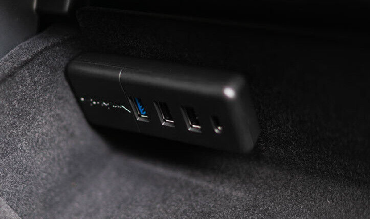 Glove Box USB Hub Adapter for Tesla Model 3 and Model Y – EVANNEX