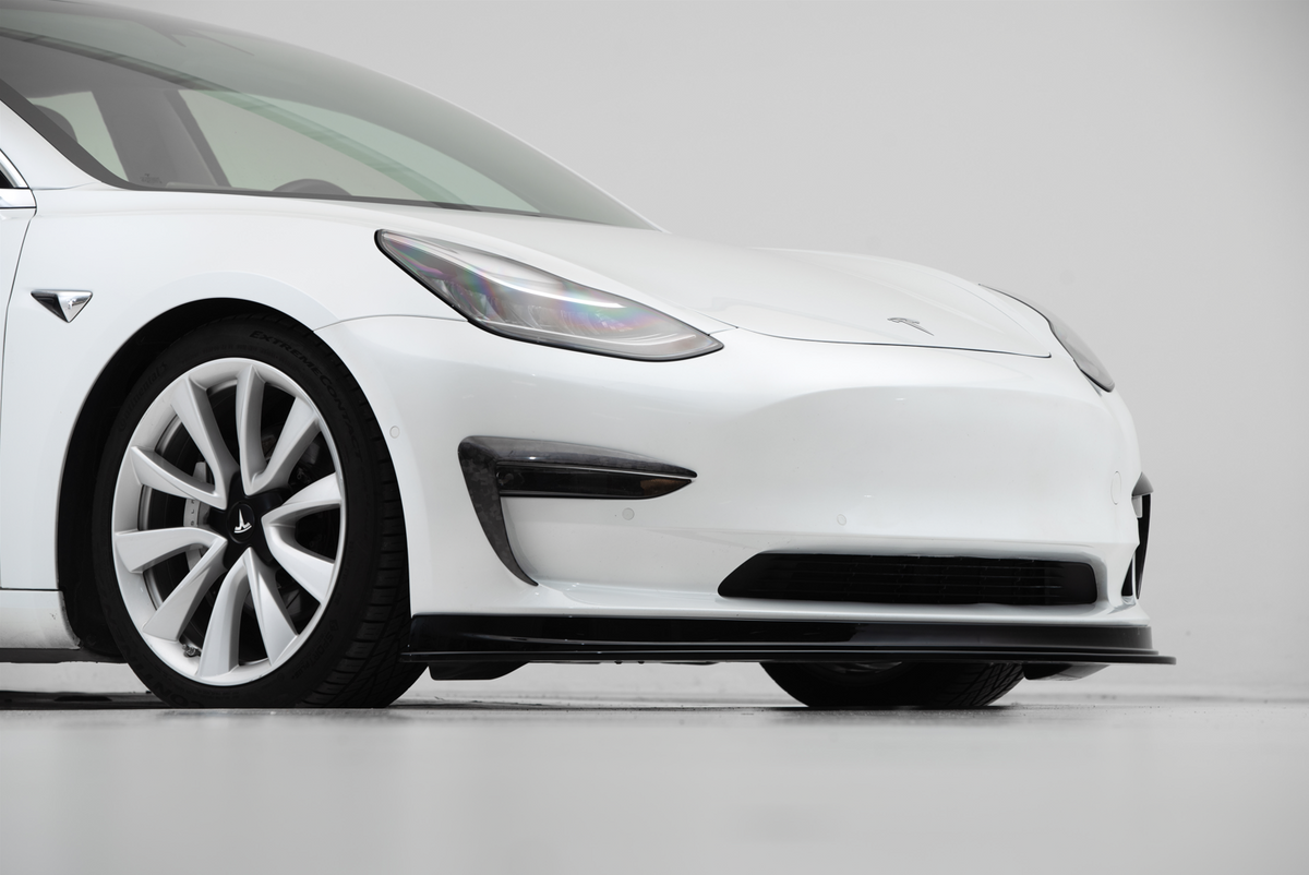 EVANNEX Carbon Fiber Fog Light Eyelids for Tesla Model 3 – EVANNEX
